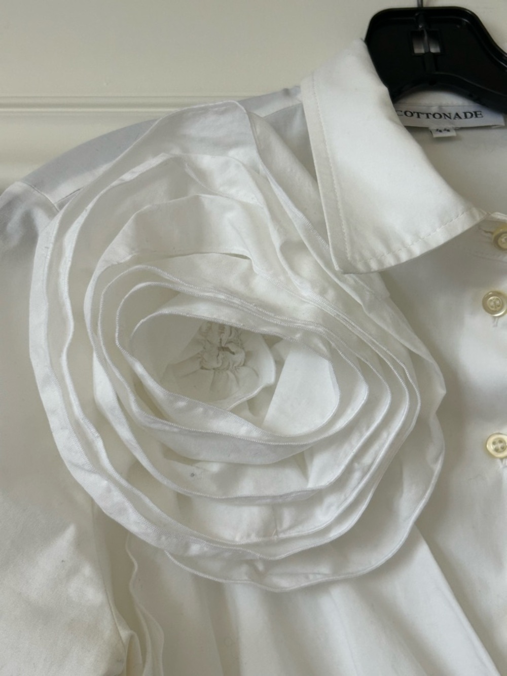 White Ruffle Cascade Button-Front Blouse with 🌺 - Picture 2 of 9